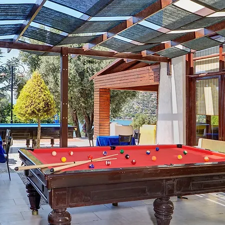 Akay Garden Family Club *