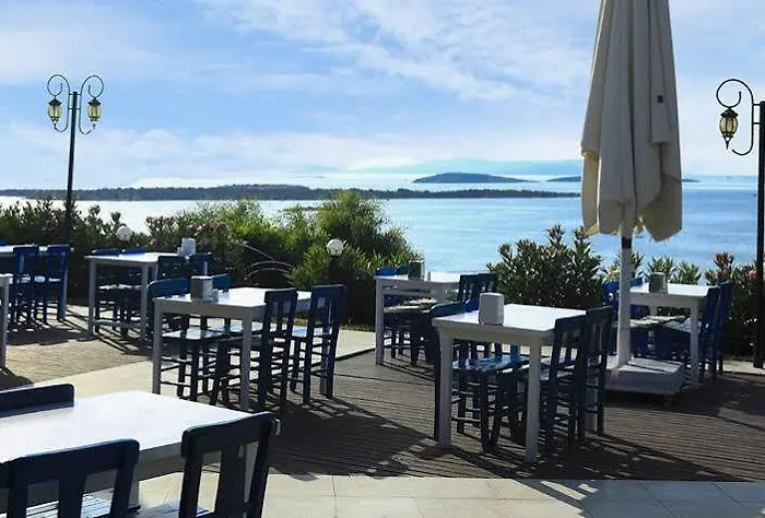 Akay Garden Family Club 酒店 *