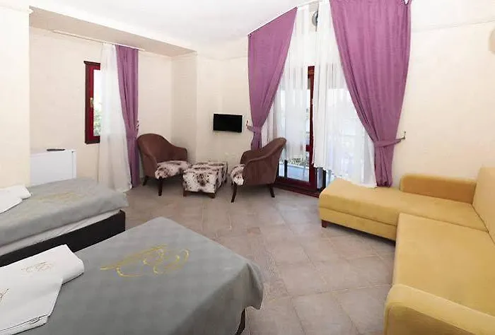 Akay Garden Family Club 酒店 *