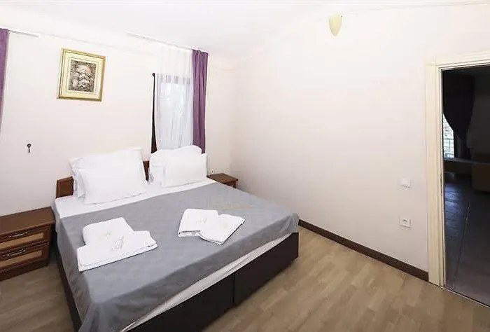 Akay Garden Family Club 酒店 Çeşme