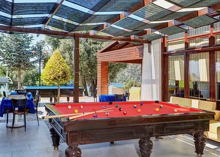 Akay Garden Family Club