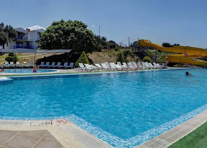 Akay Garden Family Club