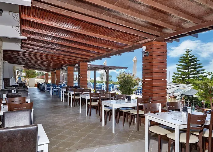 Akay Garden Family Club 酒店