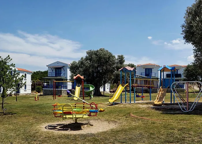 Akay Garden Family Club *